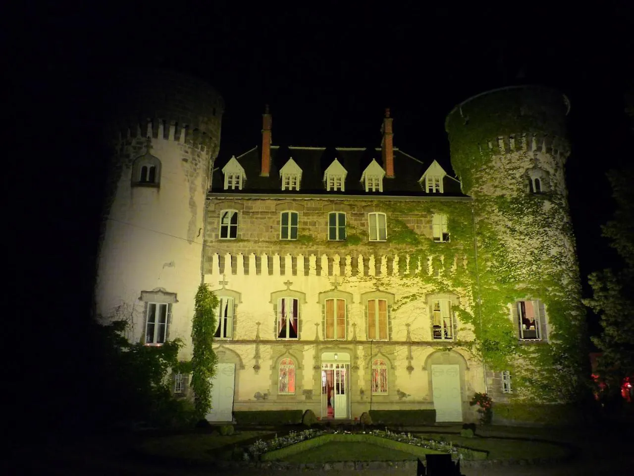 Château de Sédaiges Marmanhac Couette-café